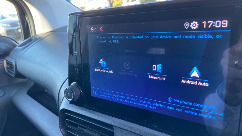 Peugeot Partner Standard Diesel 1000 1.5 BlueHDi 100 Professional Premium + Van